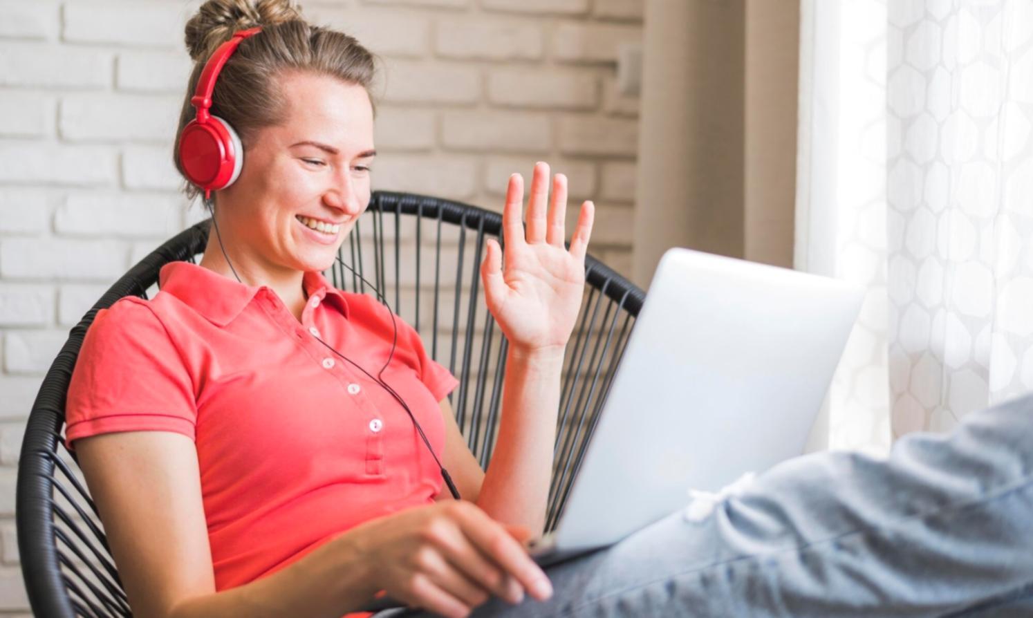 Anggota komunitas berbagi strategi investasi